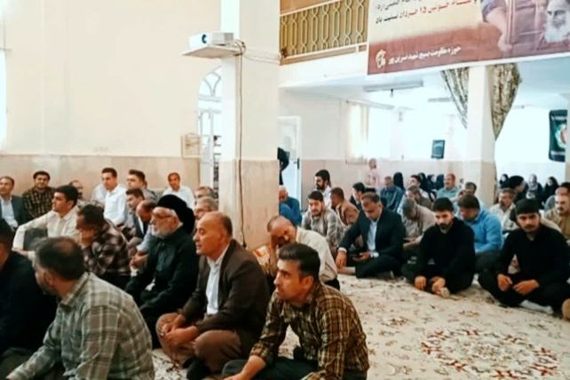 عطر یاد امام خمینی (ره) در حسینیه رستگاران دهگلان پیچید 