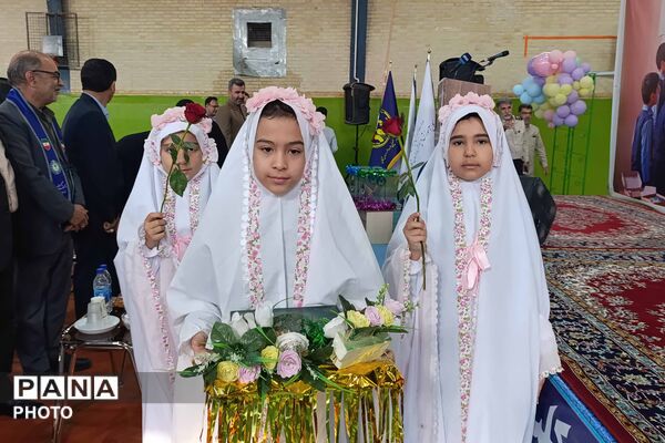 تقسیم مهربانی با شور عاطفه‌ها در مدارس خراسان شمالی