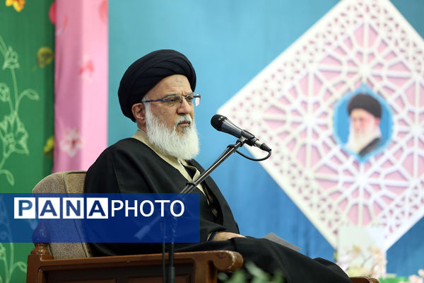 محفل قرآنی و جشن میلاد امام باقر(ع) در شب یلدای حرم حضرت معصومه(س)