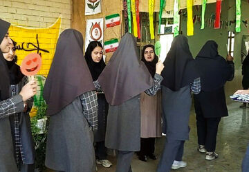 زنگ مهر و مقاومت در دبیرستان شاهد ام‌ابیها آباده