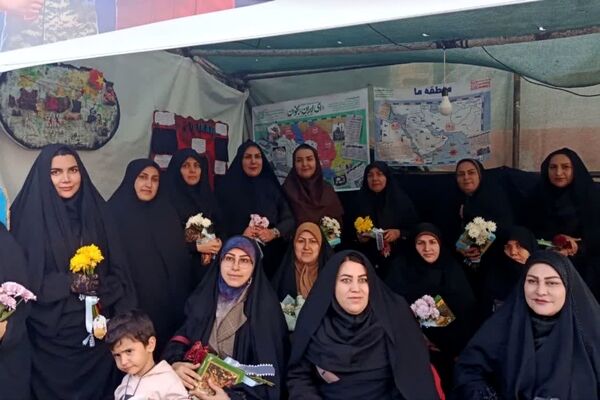 حضور مدیران و معاونان مدارس در پاتوق نوجوان مبارز و تقدیر از مدیران و معاونان مدارس