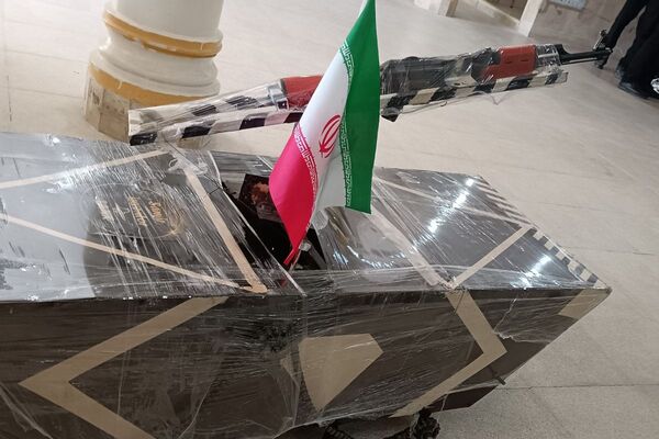 برگزاری مراسم هفته بسیج در هنرستان مجتمع فنی حرفه‌ای تهران در بهارستان‌دو
