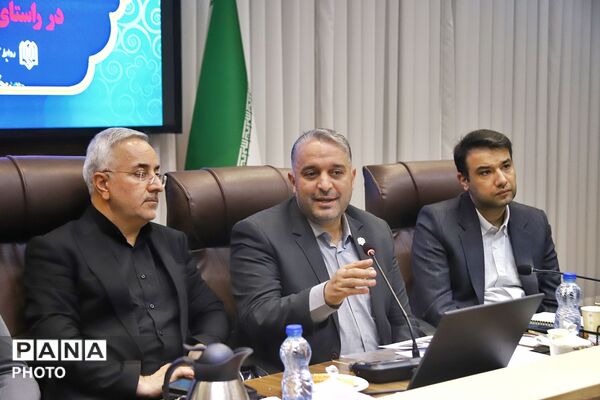 نشست خبری مدیرکل نوسازی، توسعه و تجهیزات مدارس آذربایجان شرقی