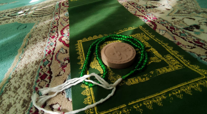 برگزاری نماز جماعت در مدرسه فروغ رضوان