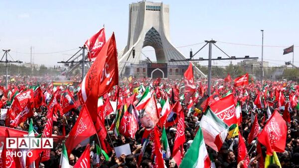 وداع حماسی ملت با پیکر مطهر پیشوای انقلاب اسلامی