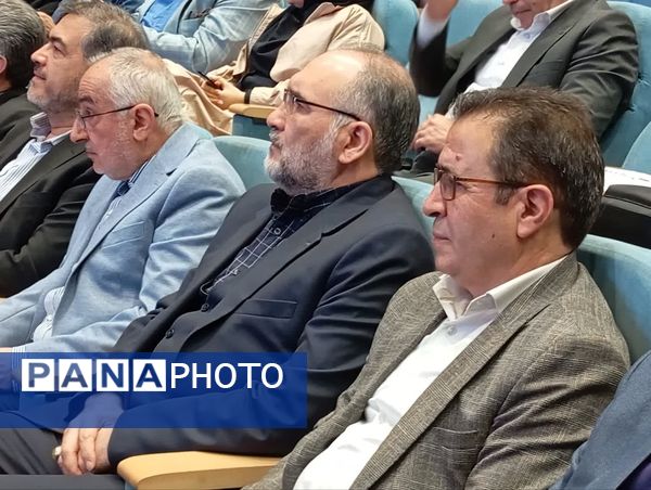 آیین تجلیل از واحدهای نمونه استاندارد و سفیران دانش‌آموزی استاندارد