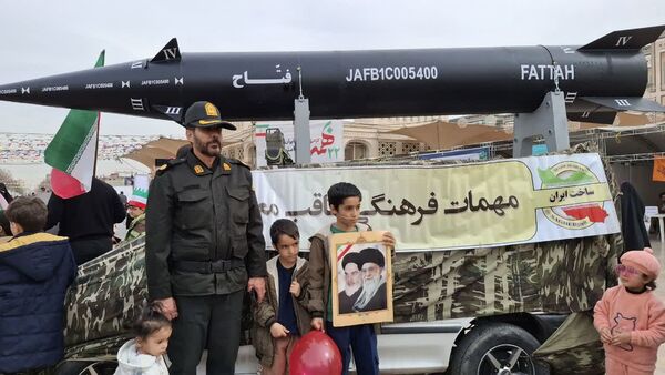 شکوه حضور نوجوانان در راهپیمایی 22 بهمن مردم قم