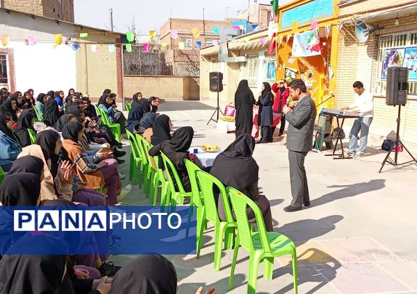جشن دهه فجر در دبیرستان گلستان آشخانه