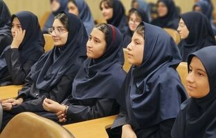 آموزش مفاهیم پایه اقتصاد باید از دوران دانش‌آموزی آغاز شود