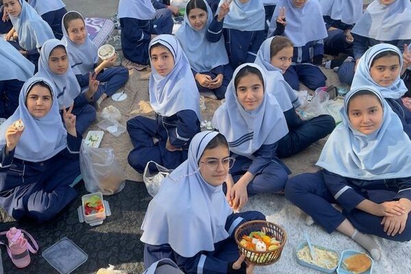 برگزاری جشن تخم‌مرغ‌های رنگی در دبستان قدر بهارستان دو