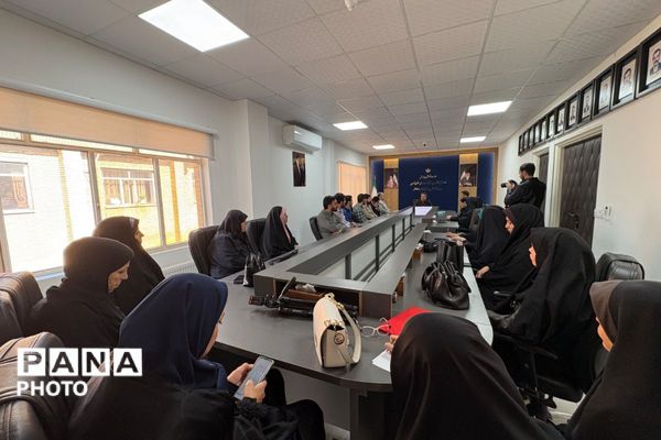 نشست صمیمی سرگروه‌ها به مناسبت هفته امور تربیتی