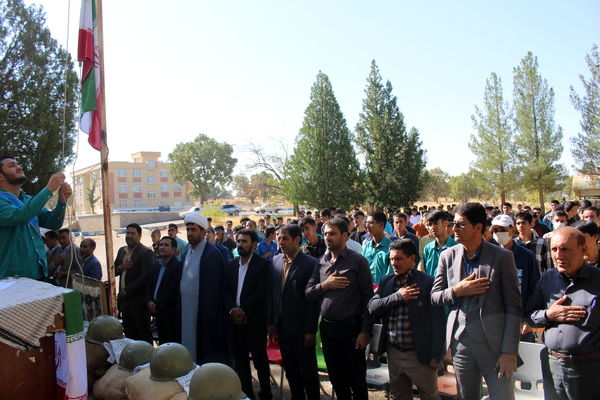 گرامیداشت هفته دفاع مقدس در مدرسه نخبگان عشایر گنجه‌ای یاسوج