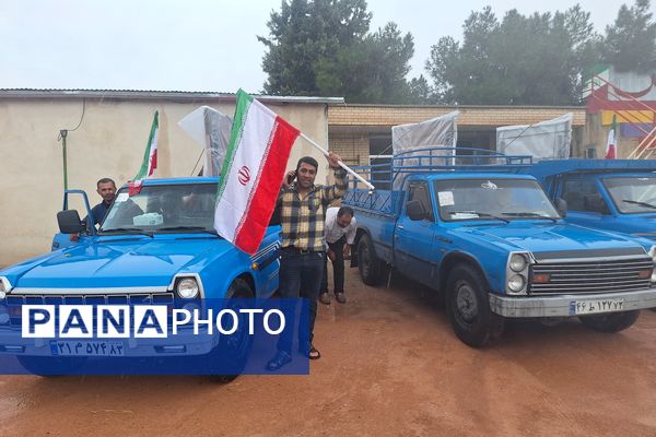 توزیع تجهیزات ورزشی به مدارس استان فارس