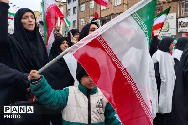 تجدید پیمان مردم ولایتمدار بهارستانی با سومین رهبر انقلاب در روز قدس