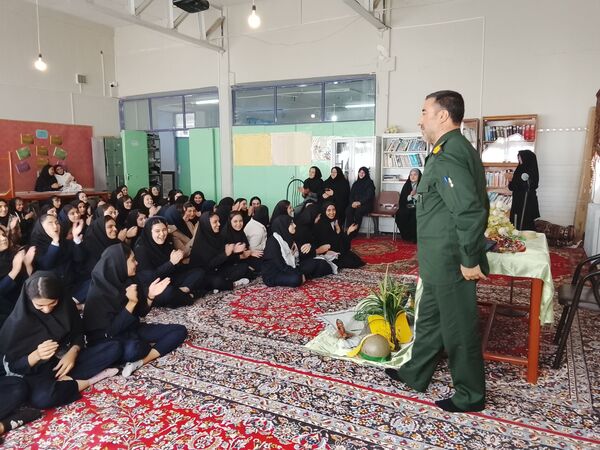 طنین قرآن و یاد شهدای مقاومت در مدارس مرند