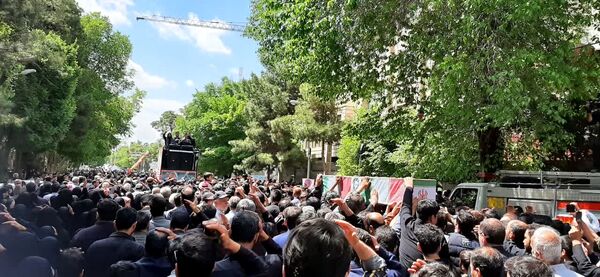 تشییع باشکوه پیکر پاک شهدای گمنام در اصفهان 