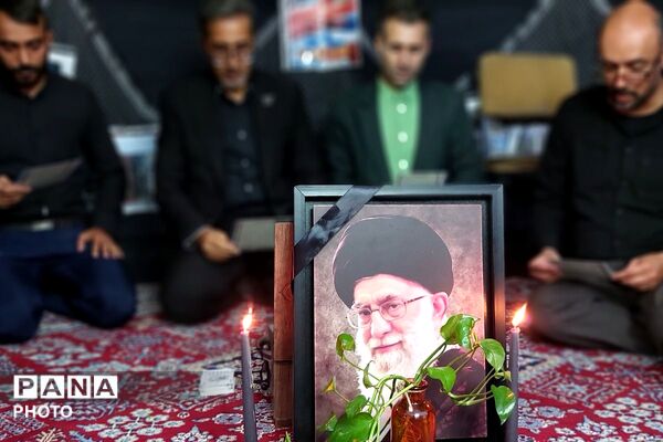 مراسم ختم قرآن فرهنگیان شهرستان پردیس جهت بزرگداشت رهبر شهید