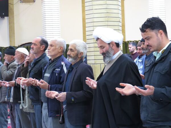نماز جمعه عبادی و سیاسی در شهر غلامان
