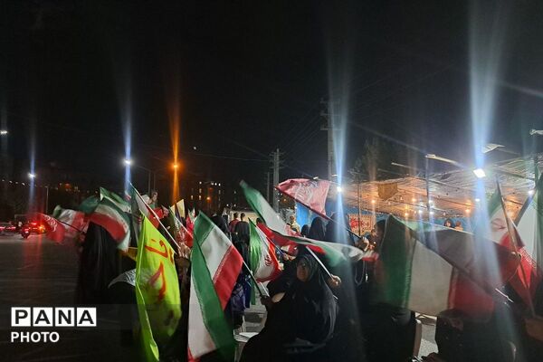 اجتماع مردمی در میدان شهدای گمنام فاز چهار اندیشه