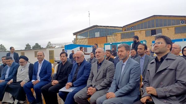 آیین کلنگ زنی صنایع پوشاک کیف و کفش در شهرک صنعتی کمشچه