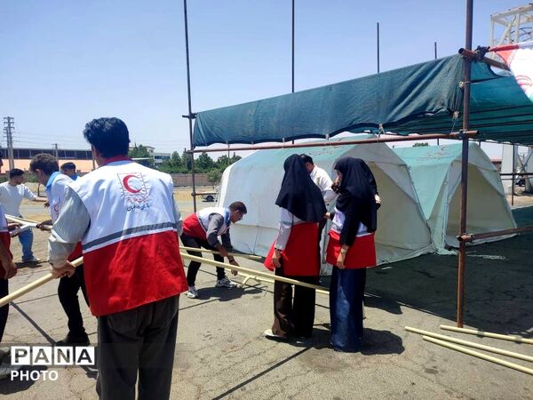 خدمت بی‌وقفه امدادگران هلال‌احمر به زائران