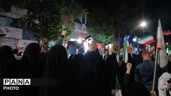 مشت ها بر فراز آسمان نیشابور نمایان شد 