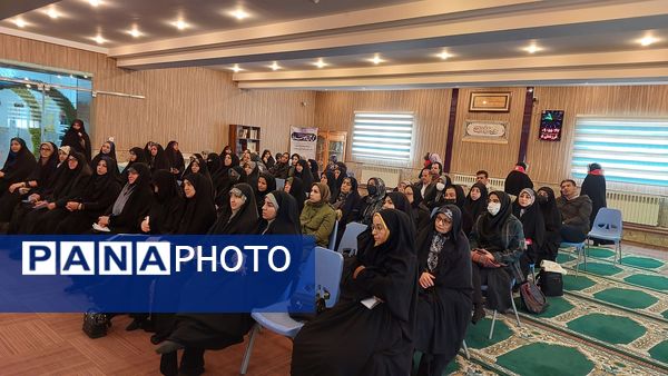 جلسه آموزش خانواده در دبستان دخترانه شاهد تحقیقی ناحیه۶