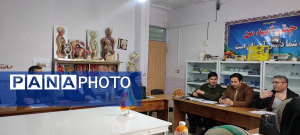 برگزاری کارگاه هدایت تحصیلی پایه نهم در دبیرستان فرزانگان شیروان