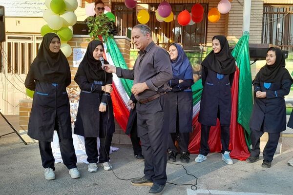 برگزاری مراسم بزرگداشت یاد و خاطره شهدای دانش‌آموز و جشن روز دانش‌آموز در مدارس شهرستان ملارد
