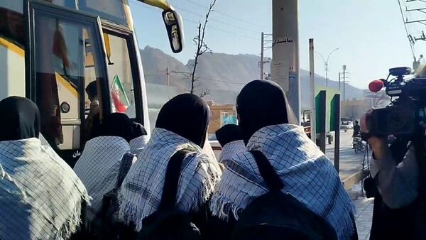 اعزام ۴۰ دانش‌آموز دختر لنده‌ای به مناطق عملیاتی جنوب کشور