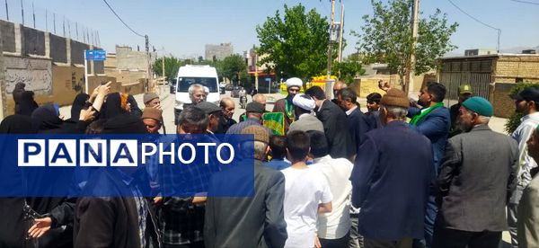 استقبال مردم شهر تیتکانلو از پرچم امام رضا(ع)