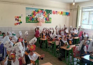 آیین جشن شکوفه‌ها در دبستان الهام بروجن