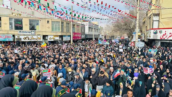حضور پرشور مردم انقلابی شهرستان گلپایگان در جشن پیروزی چهل و ششمین سالگرد انقلاب اسلامی ایران