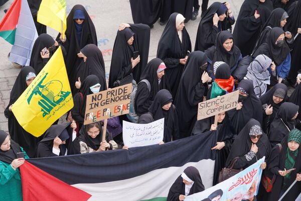 غرش خشم انقلابی دانشجویان دانشگاه آزاد مشهد علیه صهیونیسم و فریاد همبستگی با غزه