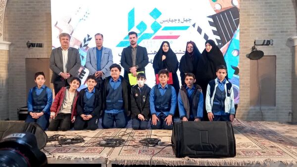  نمایشگاه آثار هنری دانش‌آموزان ناحیه یک یزد در جشنواره «فردا»