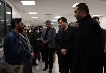 حضور دوباره دنیامالی در بیمارستان؛ بهبود سطح هوشیاری دختر موتورسوار