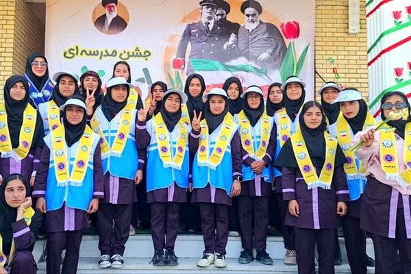 غریو سرود همدلی تا زنگ افتخار انقلاب در مدارس جم