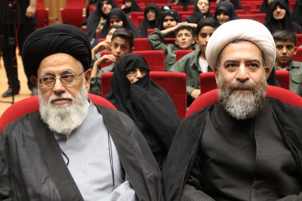 چهارمین سالگرد شهادت استاد طلبه مجاهد محمدحسین فرج نژاد و خانواده ایشان در یزد