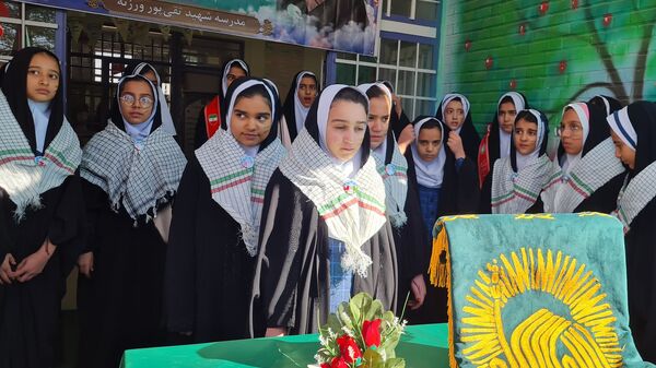 جشن حضور تا ظهور در مدرسه شهید تقی پور ورزنه 