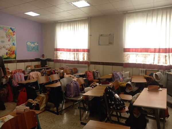 اجرای مانور زلزله در دبستان فرهنگ فرازمند