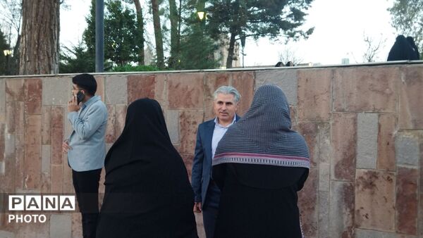 بازدید معاونان تربیتی و پرورشی نیشابور از آرامگاه خیام 