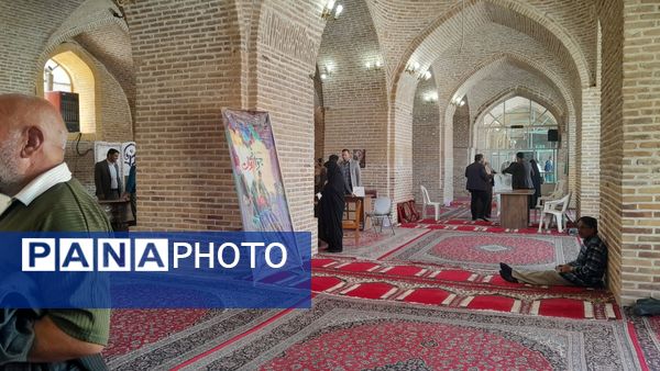 میز خدمت آموزش و پرورش نیشابور در نماز جمعه 