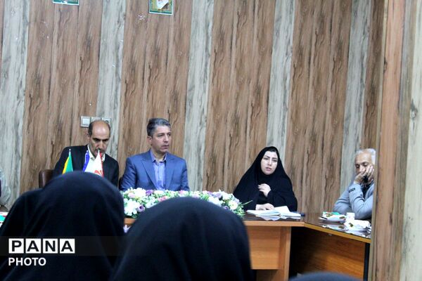 جلسه هم اندیشی با مشاوران و مربیان امور تربیتی مدارس 