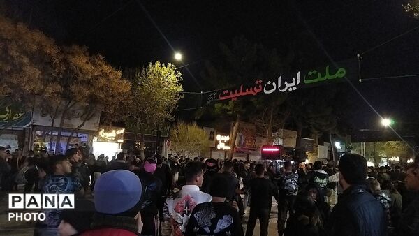 عزاداران علوی در کف خیابان های نیشابوری زنجیر زنی کردند