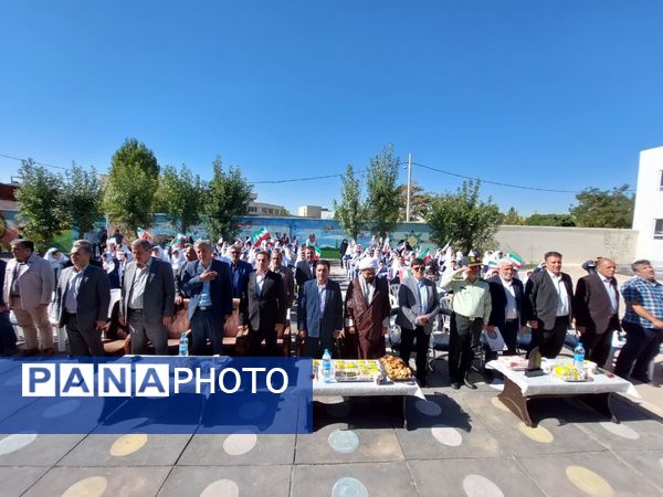 نواختن زنگ مهر در مدارس شهرستان خرم‌دره 