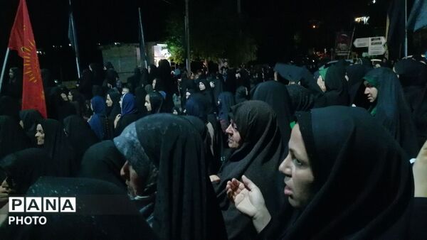 زنجیر زنی مردم شهر بار نیشابور در حسینیه شهدا