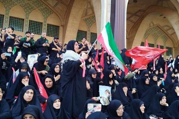 ثبت تاریخی‌ترین وداع در قلب جهان