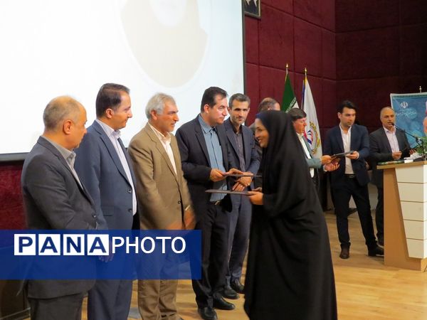 آیین تجلیل از معلمان نمونه استانی در بجنورد