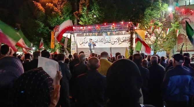 خیابان‌ها لبریز از حضور مردمی که ایستادند و ماندند