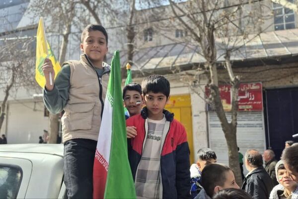 حضور پرشور مردم سپیدان در راهپیمایی ۲۲ بهمن